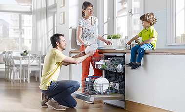 به نظرتون ماشین ظرفشویی بخرم؟ 10 دلیل ساده برای خرید ماشین ظرفشویی